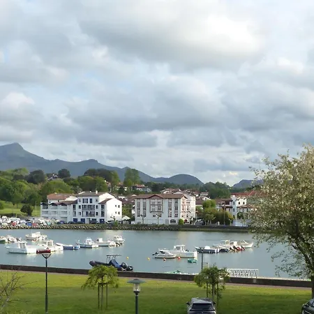 Grand Avec Vue - A Pied Appartement