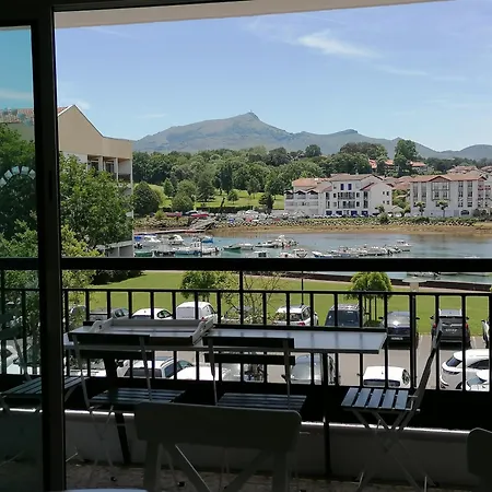 Grand Avec Vue - A Pied Appartement *